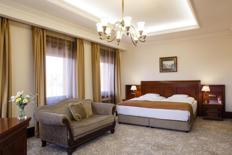 Andrassy Kuria & Spa Tarcal Exterior photo A room at the hotel