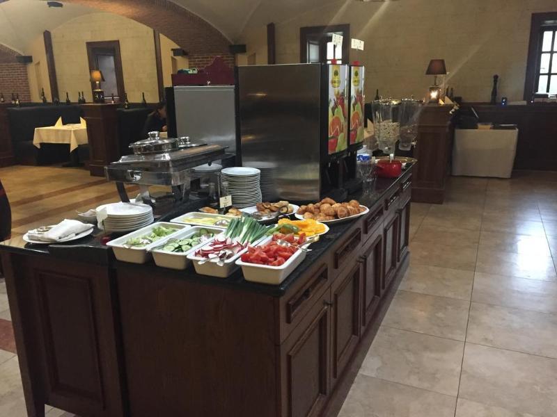 Andrassy Kuria & Spa Tarcal Exterior photo A salad bar