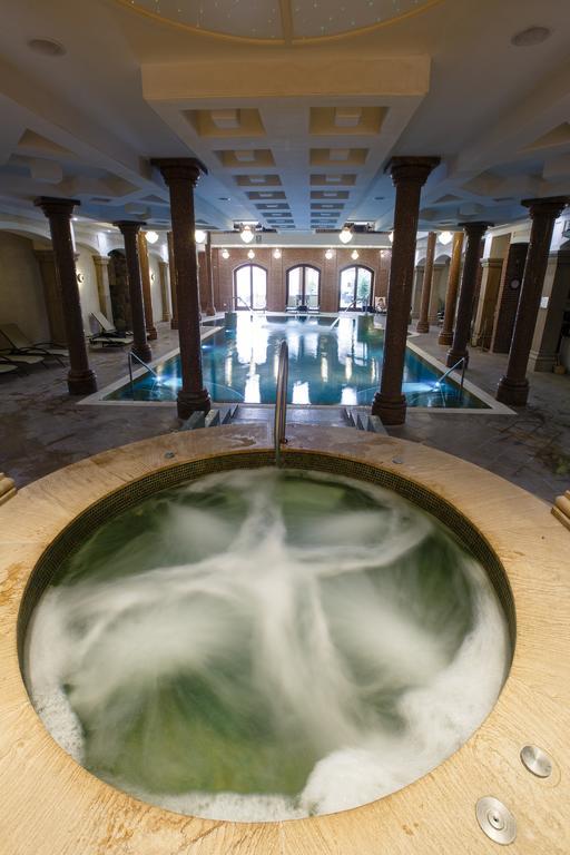 Andrassy Kuria & Spa Tarcal Exterior photo The spa at the InterContinental