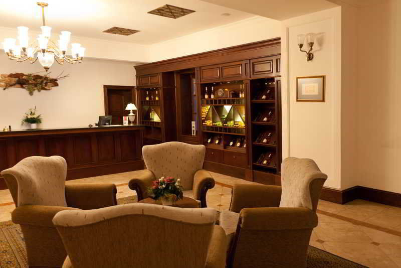 Andrassy Kuria & Spa Tarcal Exterior photo The interior of the hotel